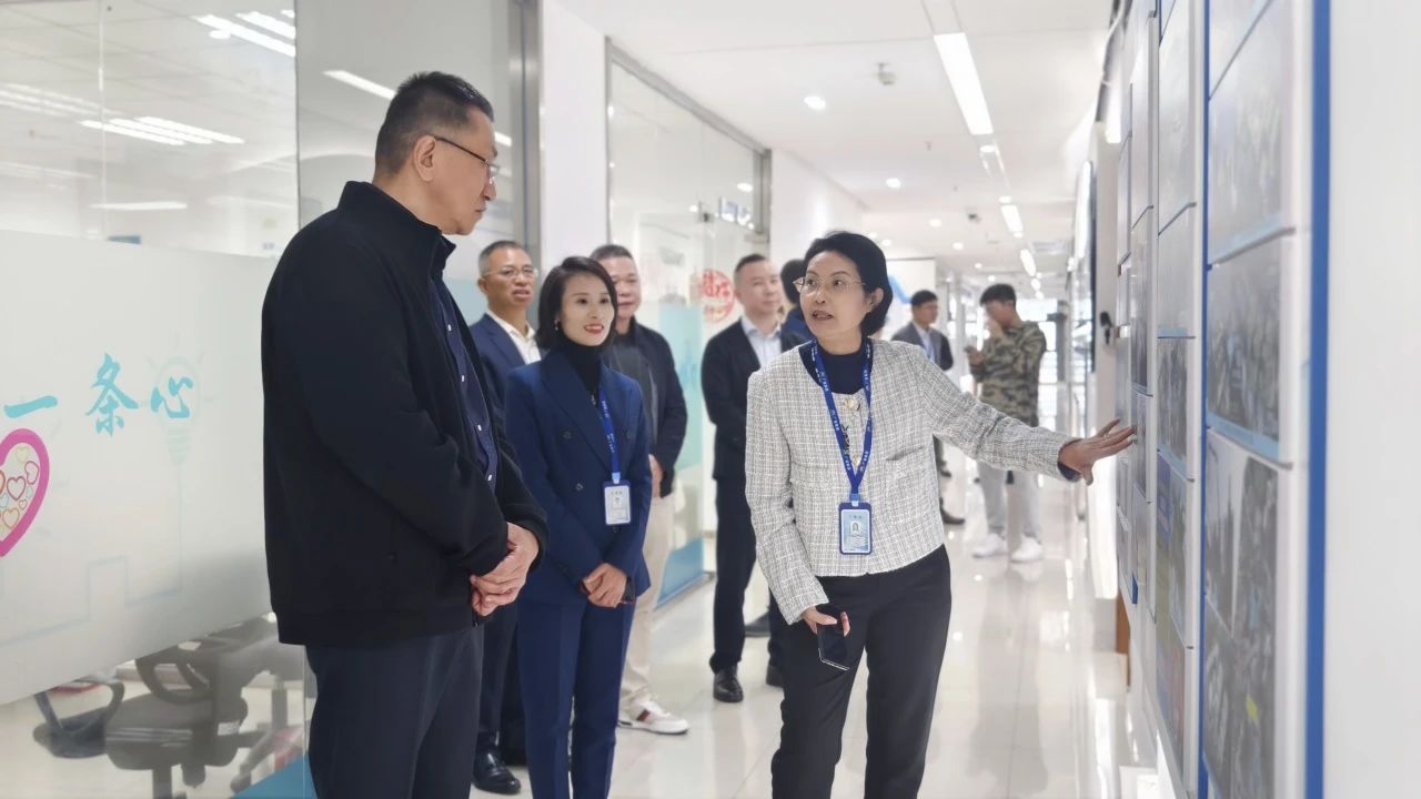 亿万先生MR集团｜东菽愿铣墙致返痴代表团来访，调研数字化转型与智能化发展